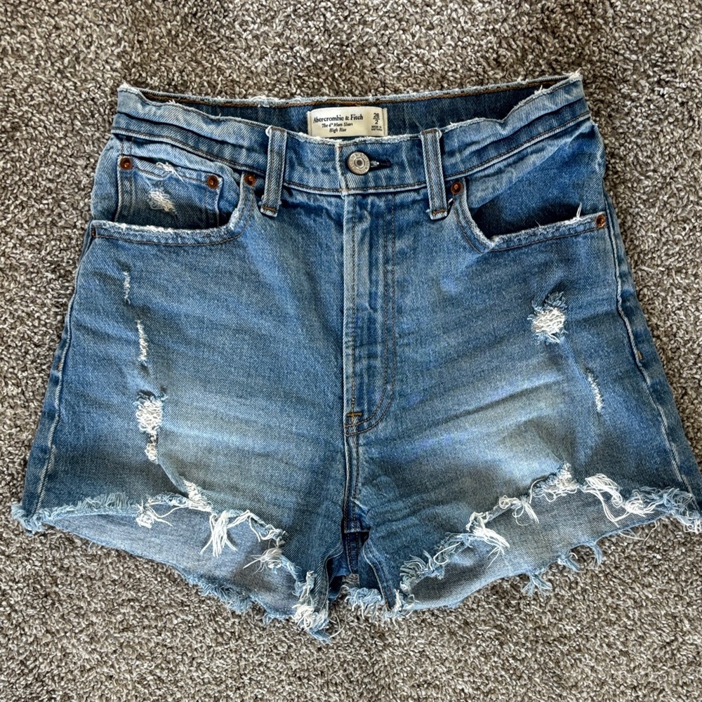 Abercrombie & Fitch 4” Mom Short High Rise